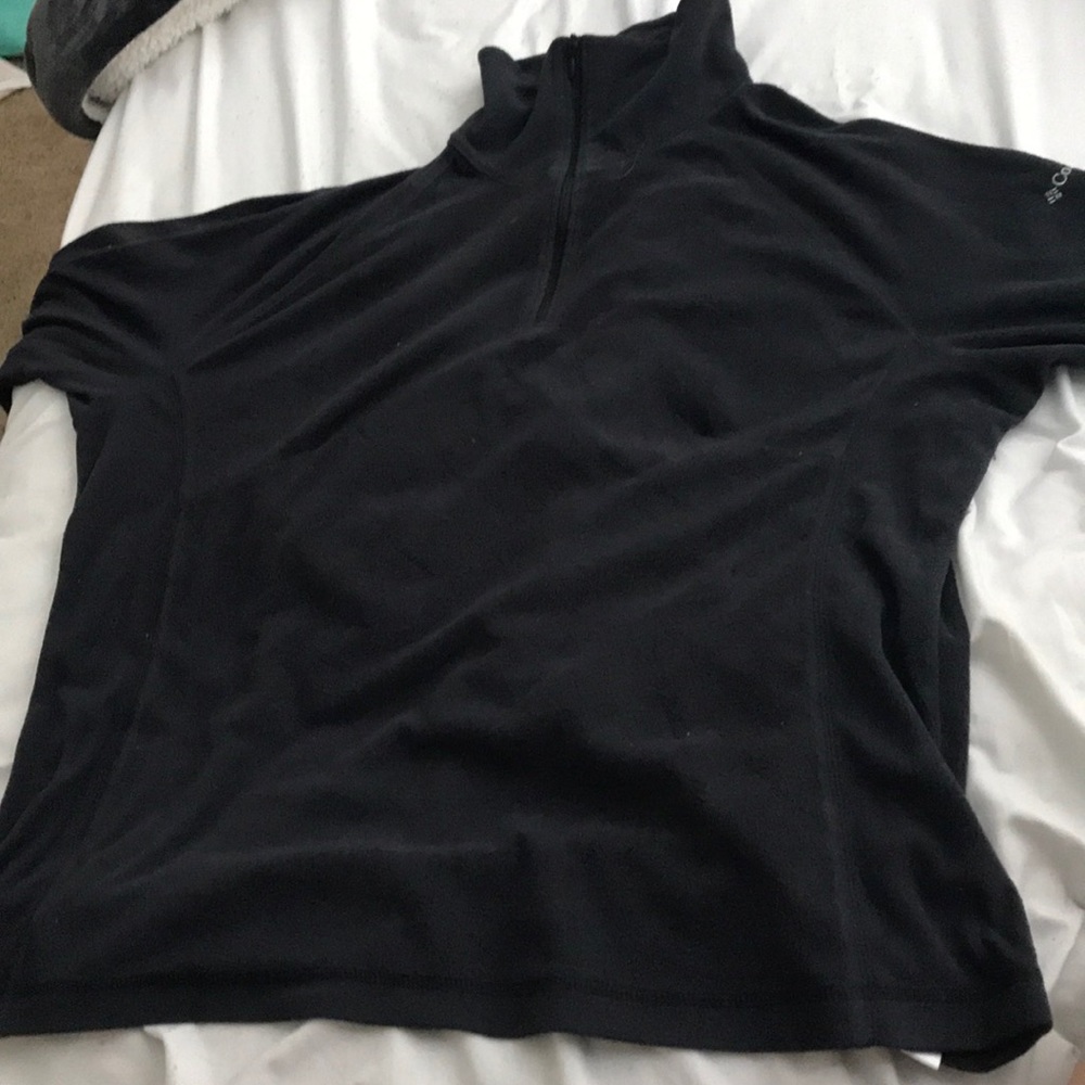 A black Columbia fleece